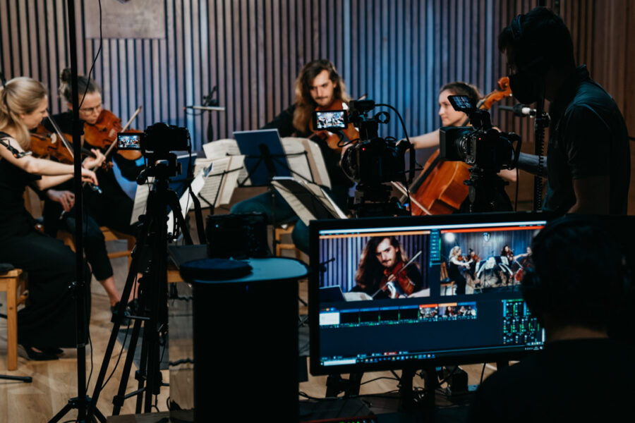 MOTION3 - Videoing behind the scenes on the quartet shoot at Oxford University